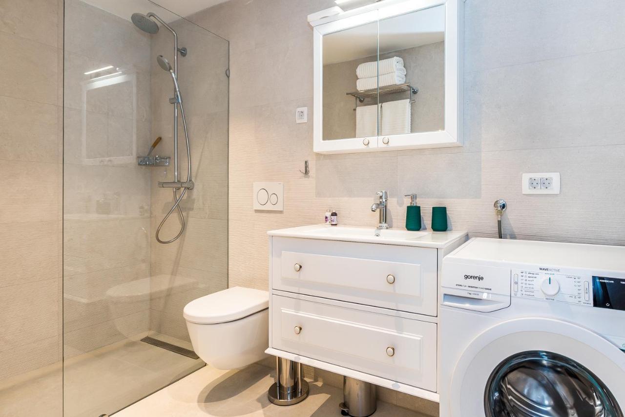 Luxury Apartments Azalea Primosten Bagian luar foto