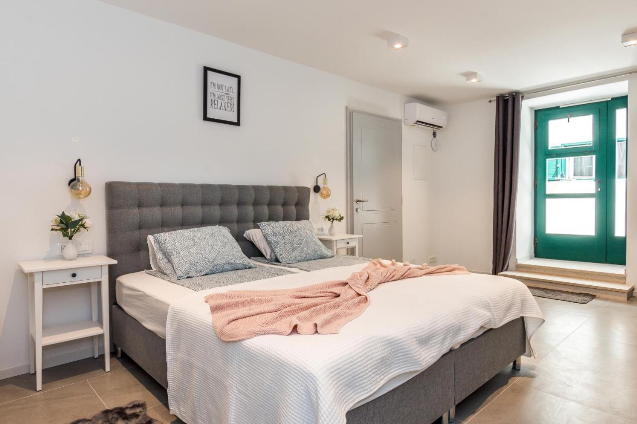 Luxury Apartments Azalea Primosten Bagian luar foto