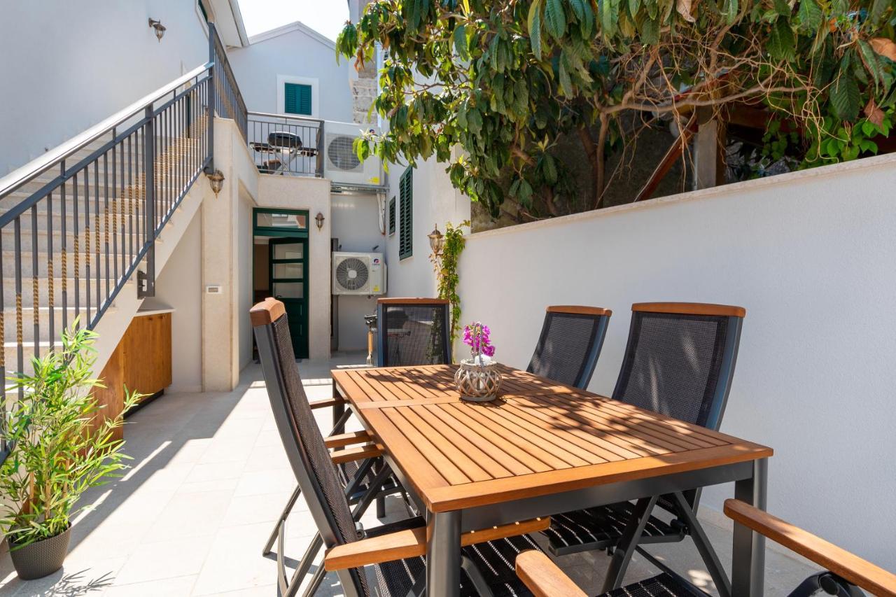 Luxury Apartments Azalea Primosten Bagian luar foto