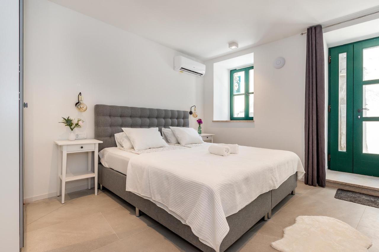 Luxury Apartments Azalea Primosten Bagian luar foto