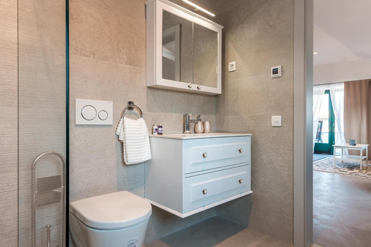 Luxury Apartments Azalea Primosten Bagian luar foto