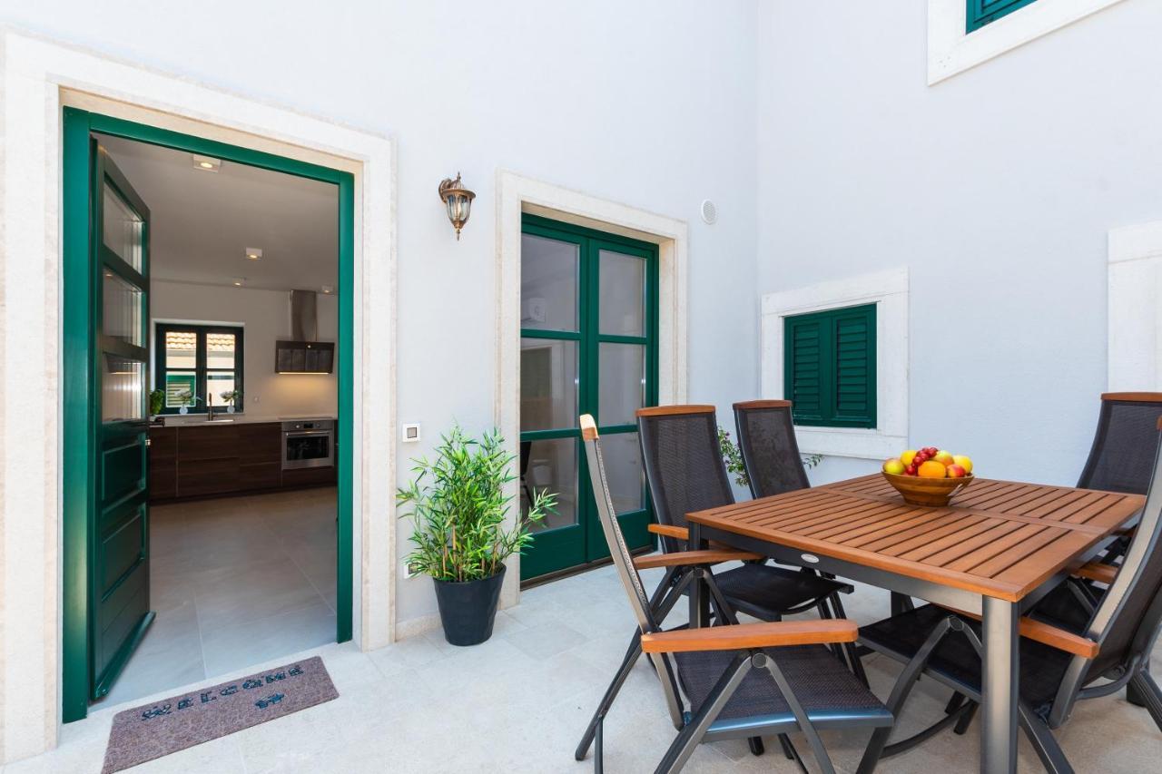 Luxury Apartments Azalea Primosten Bagian luar foto