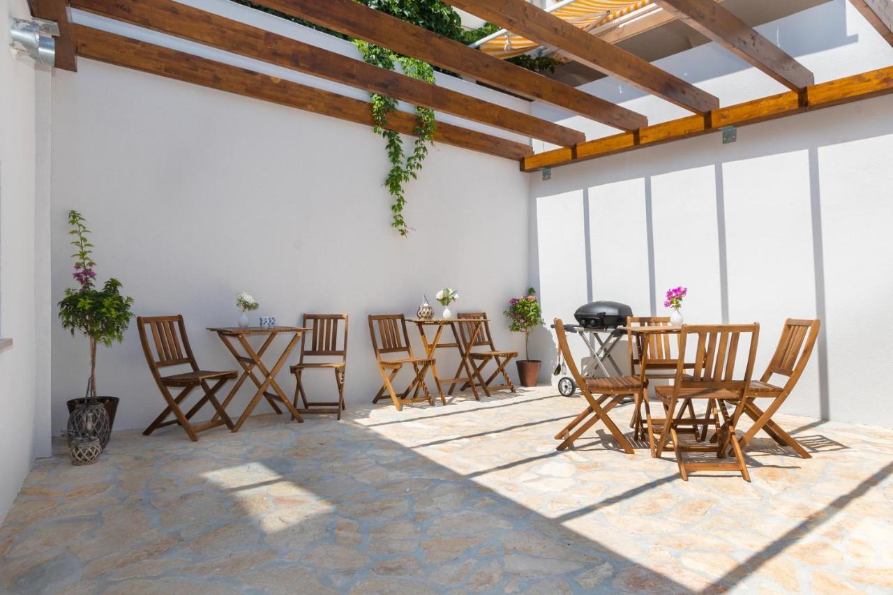 Luxury Apartments Azalea Primosten Bagian luar foto