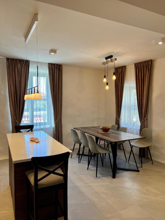 Luxury Apartments Azalea Primosten Bagian luar foto