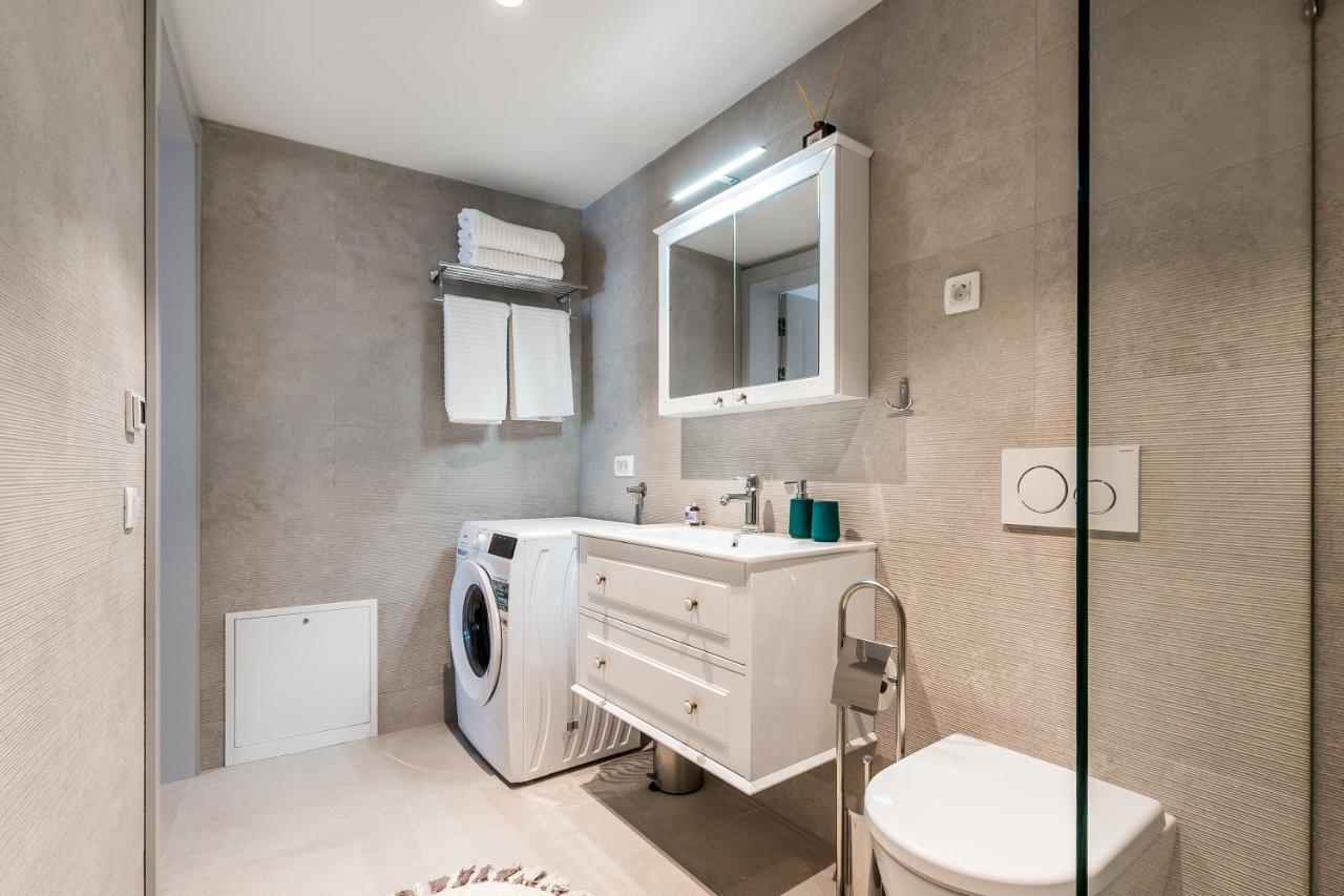 Luxury Apartments Azalea Primosten Bagian luar foto