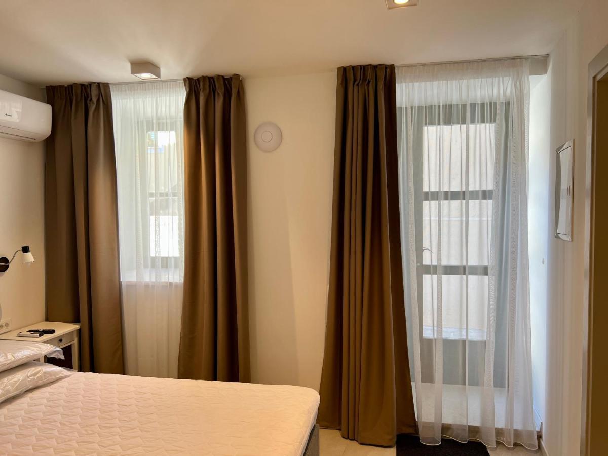 Luxury Apartments Azalea Primosten Bagian luar foto