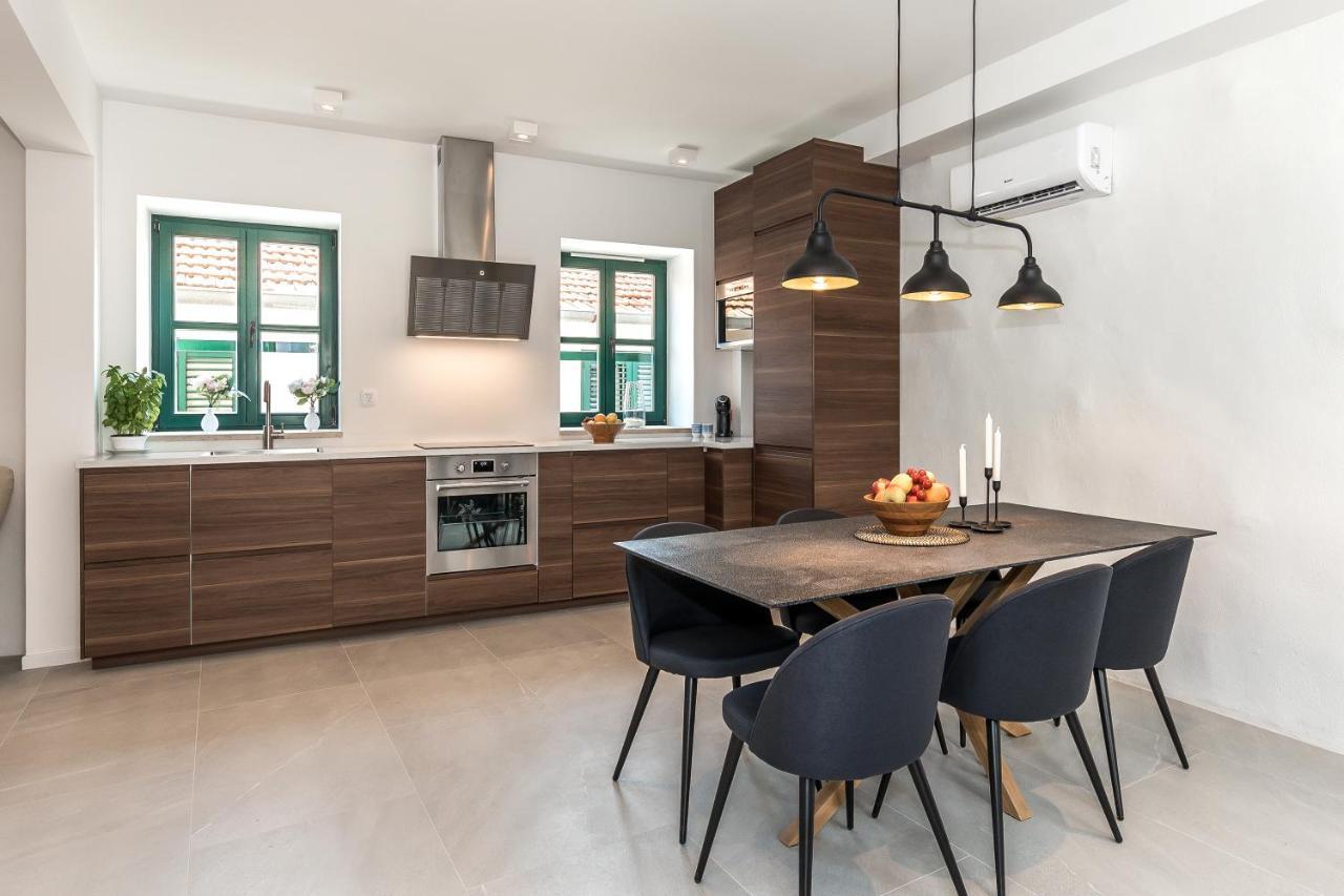 Luxury Apartments Azalea Primosten Bagian luar foto