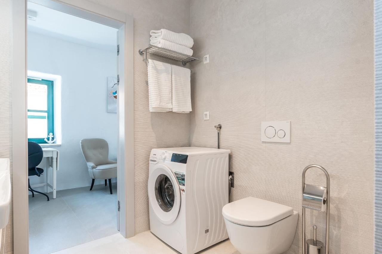 Luxury Apartments Azalea Primosten Bagian luar foto