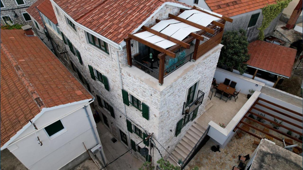 Luxury Apartments Azalea Primosten Bagian luar foto