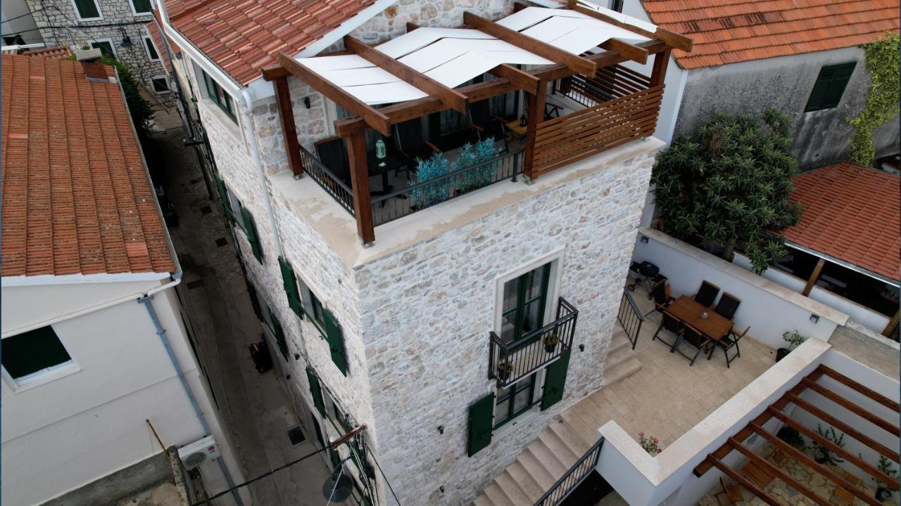 Luxury Apartments Azalea Primosten Bagian luar foto
